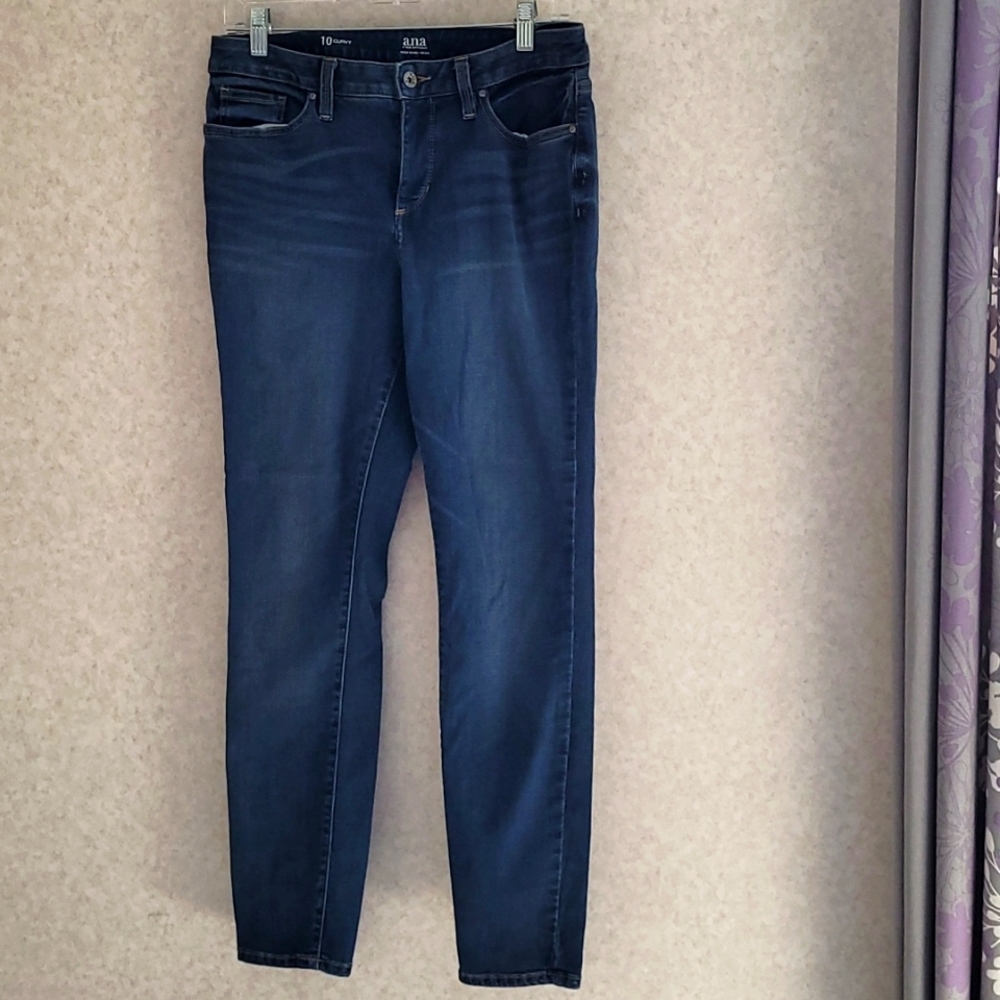 Womens Ana Skinny Jeans